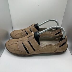 Women’s Clarks Slip-On Shoes Size 9